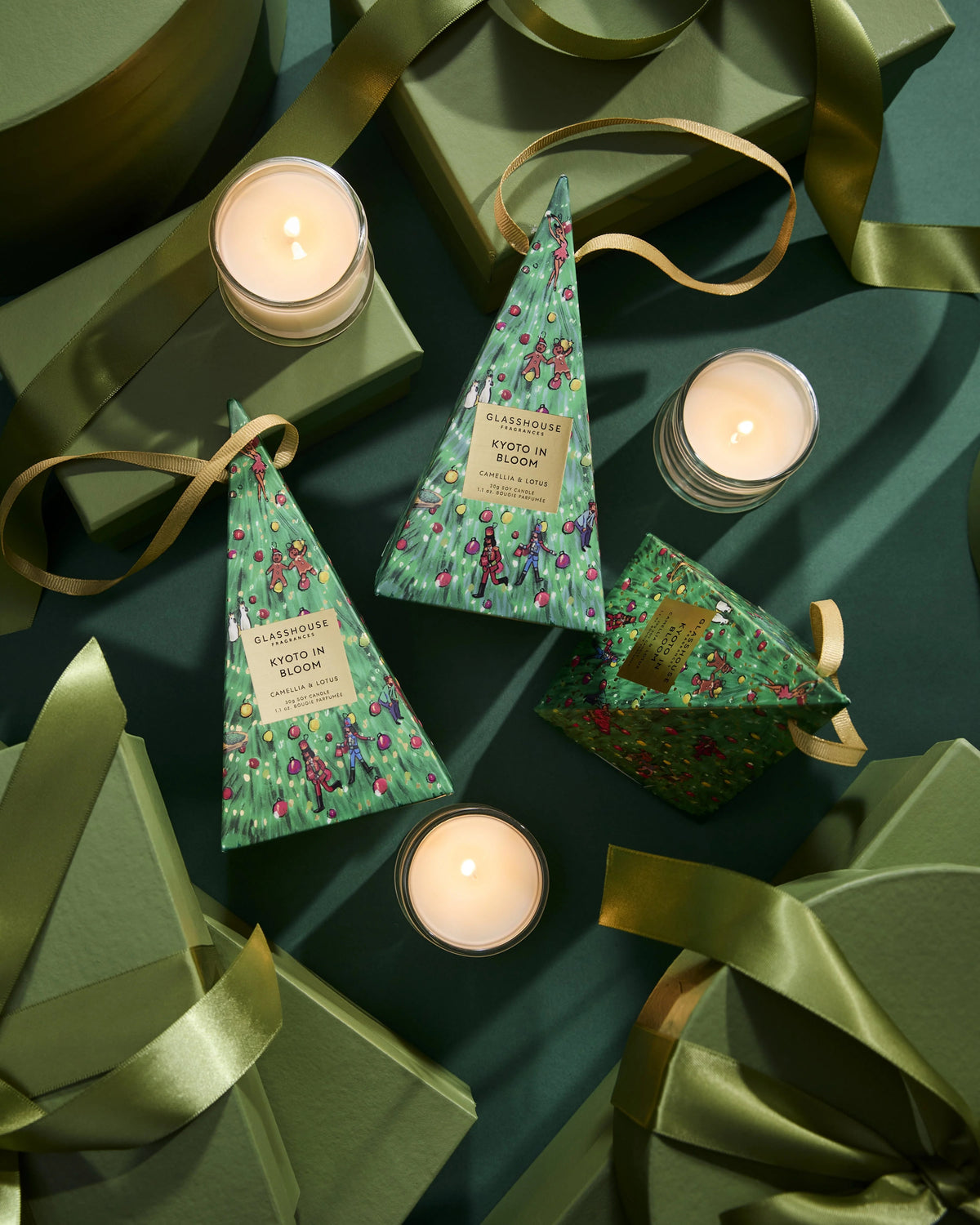 Glass House 1.06 Christmas Bauble Candle